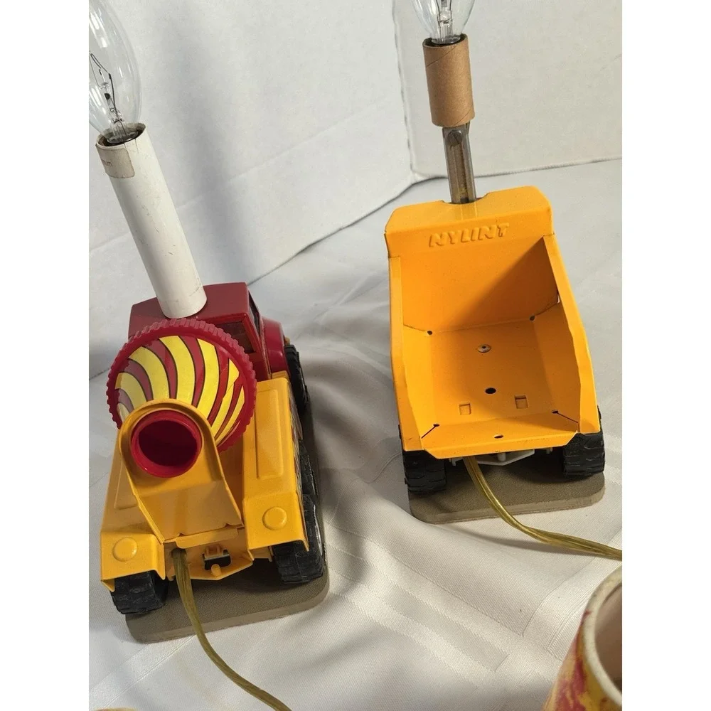 Very Rare Vintage Lot Of 2 HardHat Lamps contractors trucks 1989